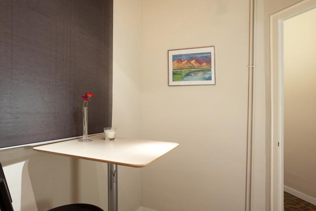 Modernist Apartment Βαρκελώνη Δωμάτιο φωτογραφία